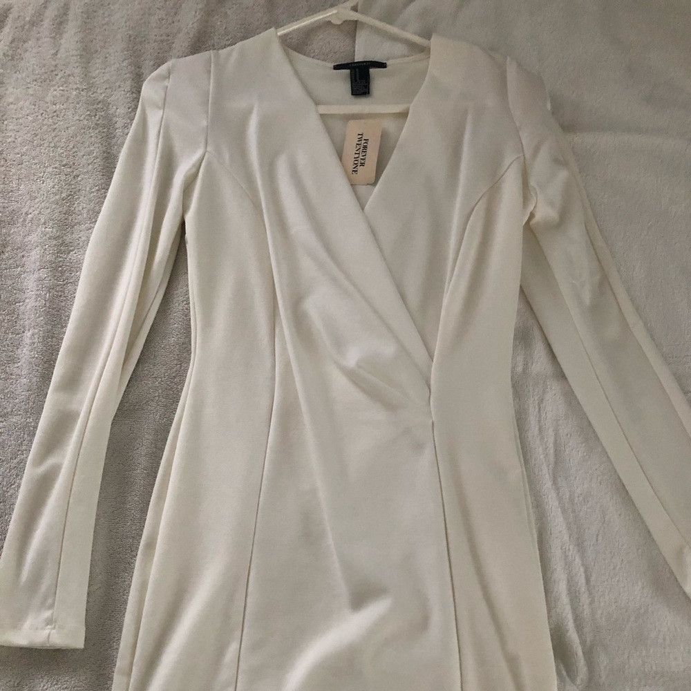 White long sleeve dress